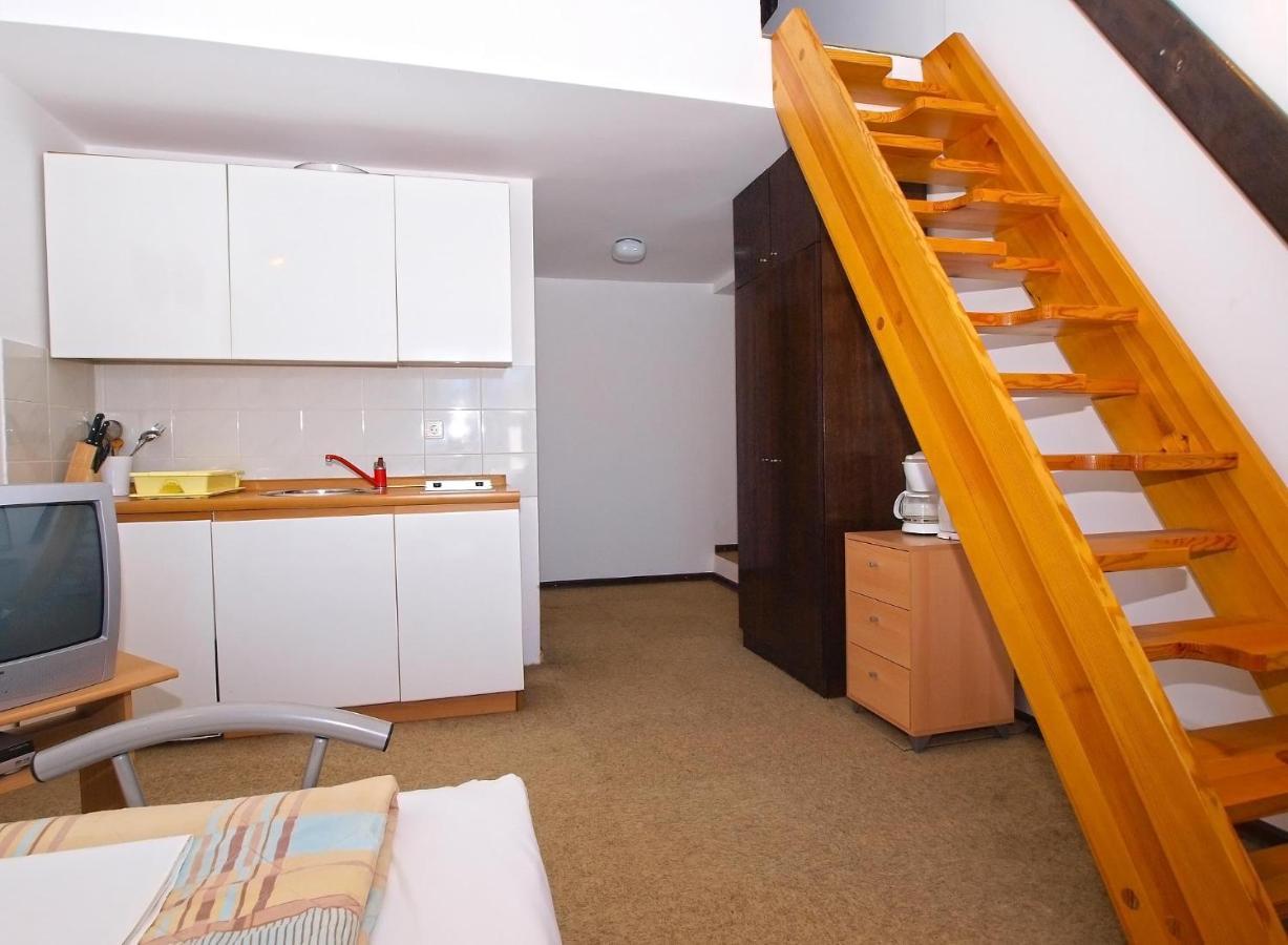Apartments Puntizela 727 Пула Екстериор снимка