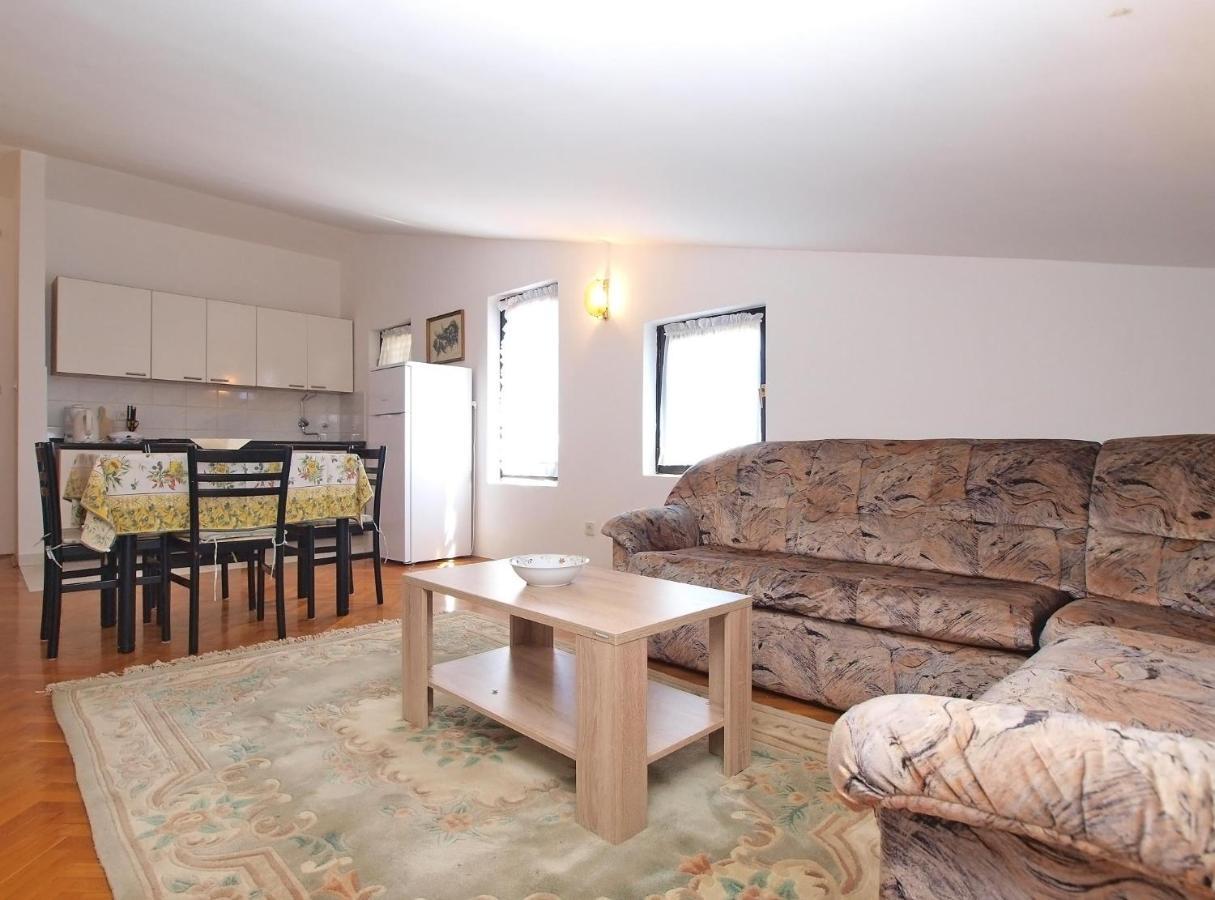 Apartments Puntizela 727 Пула Екстериор снимка