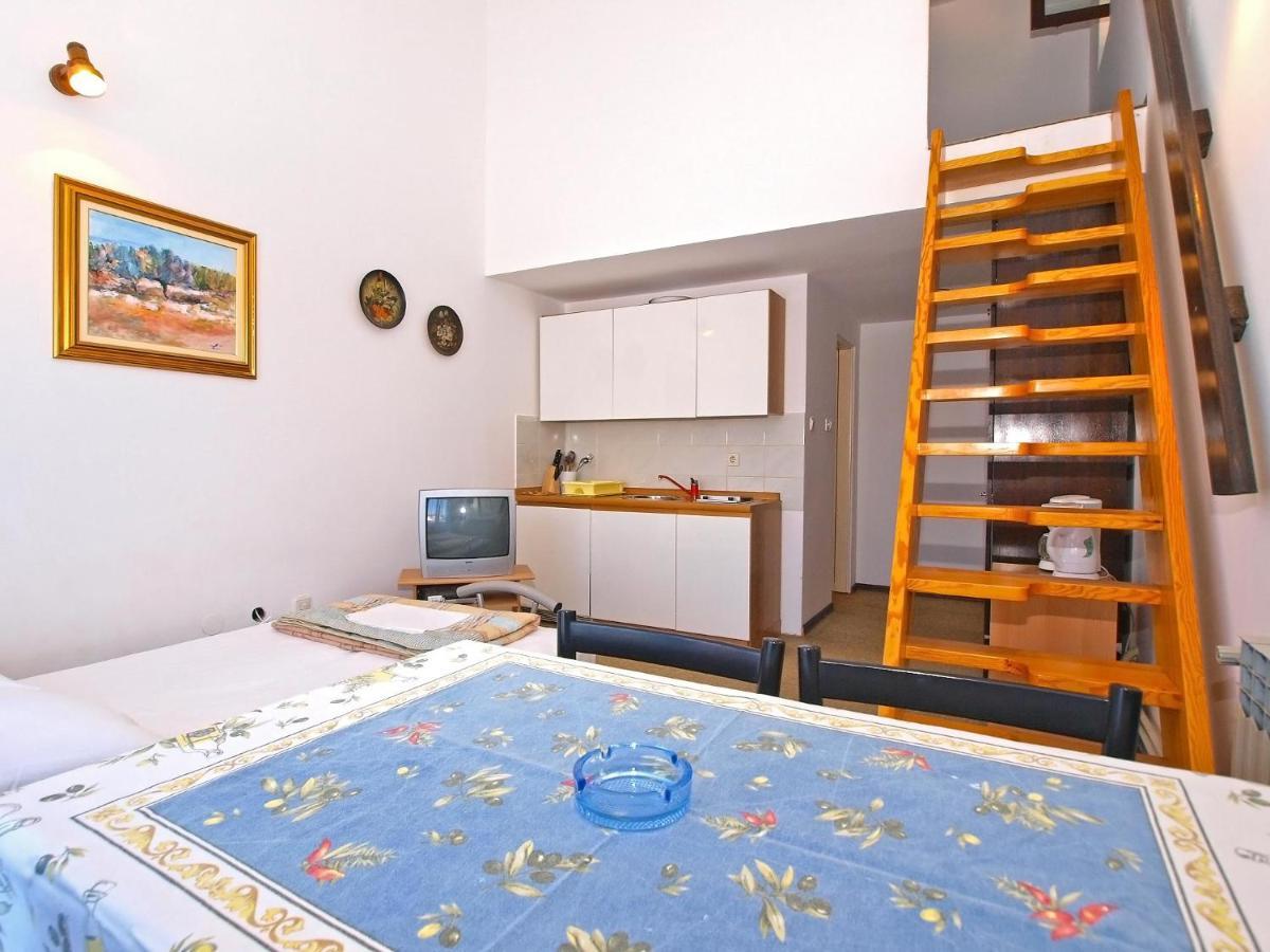 Apartments Puntizela 727 Пула Екстериор снимка