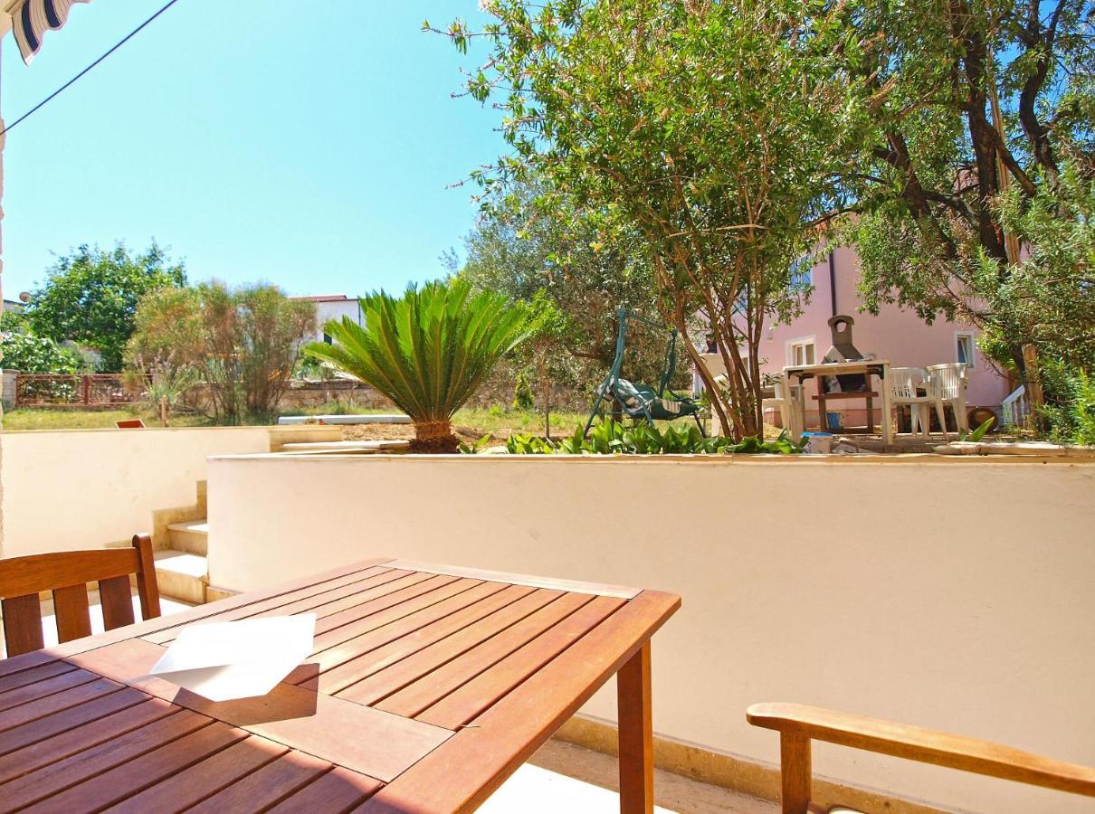 Apartments Puntizela 727 Пула Екстериор снимка